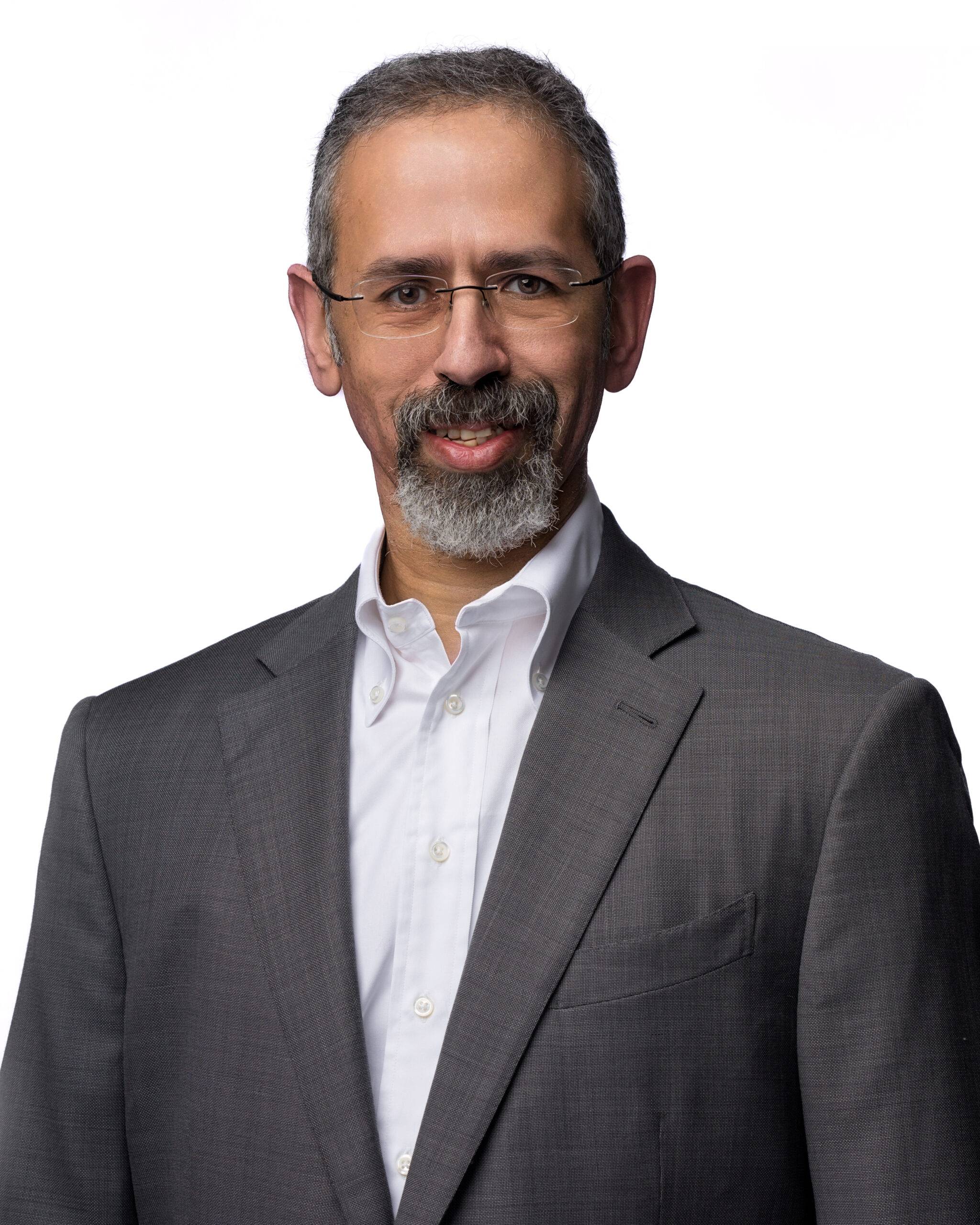 Headshot of Khaled Sedky, VP of Engineering at VMWare. Photographed by Ludeman Photographic (http://ludemanphotographic.com), Sammamish.