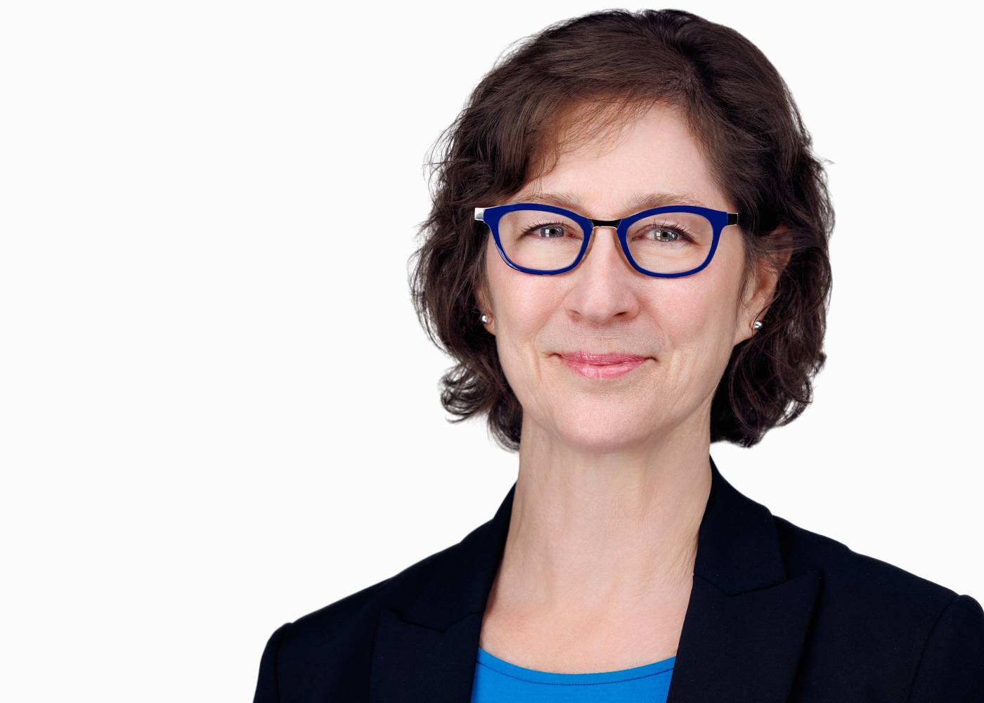 Headshot of Principal Crisis Response Strategist Sue Warner-Bean. Photographed by Ludeman Photographic (https://ludemanphotographic.com)